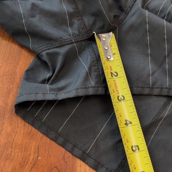 Lululemon Run Speed Short Reflective-Black Sz 6 - Picture 10 of 10